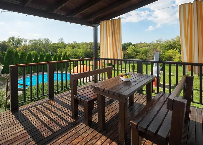 Pet Friendly In Vikendica Tinjan