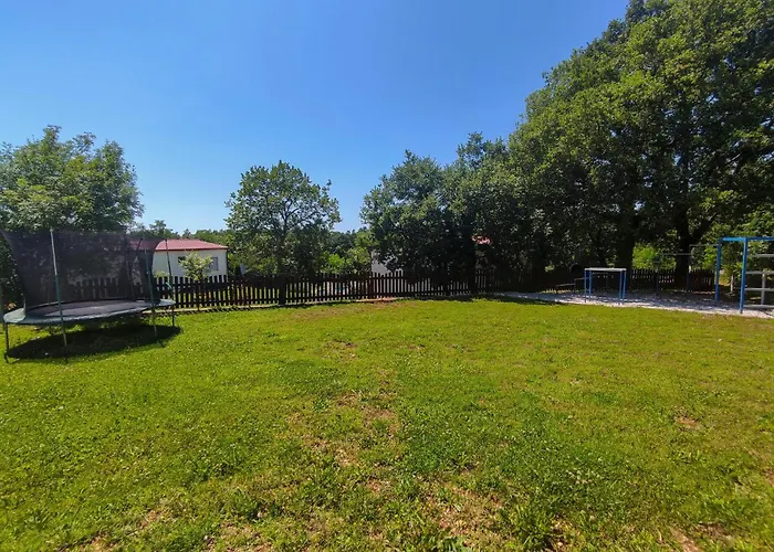 Vikendica Pet Friendly In Tinjan