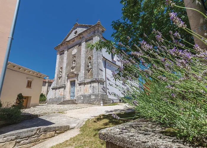 Pet Friendly In Tinjan