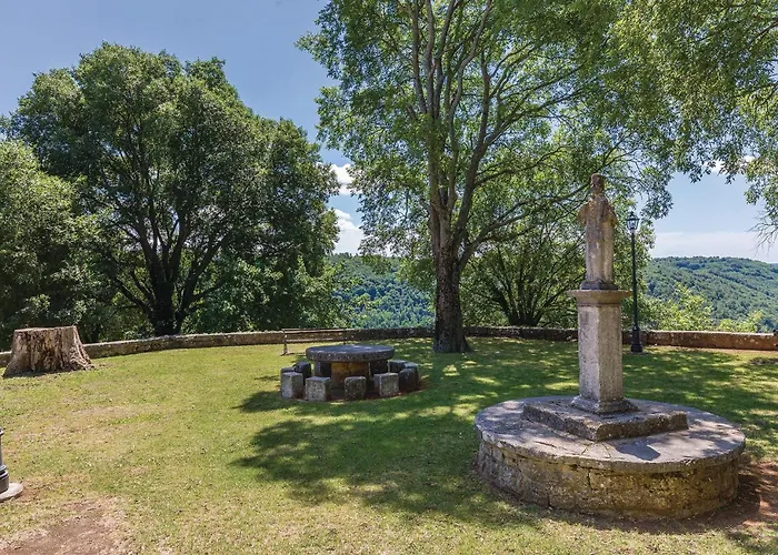 Pet Friendly In Tinjan